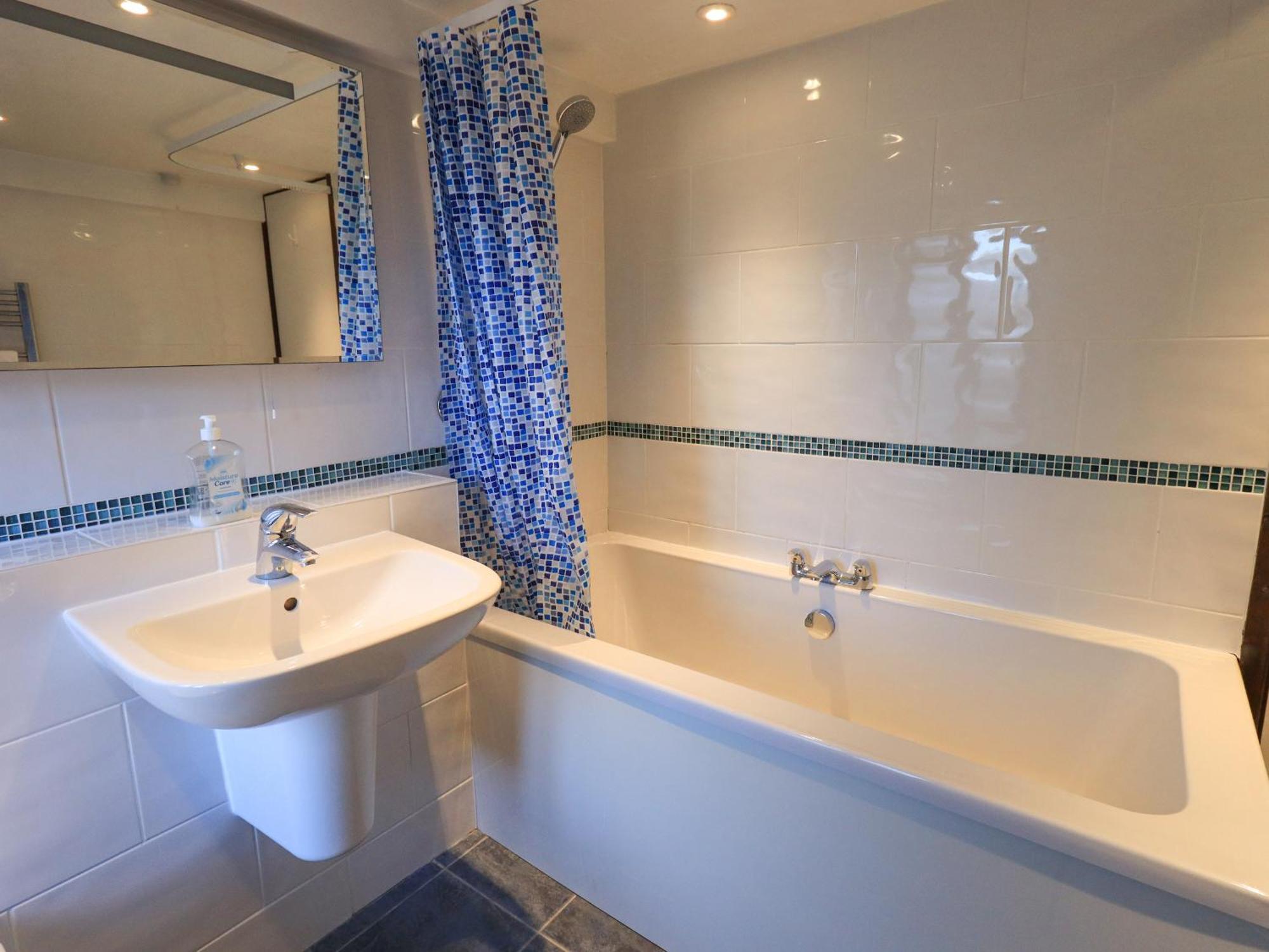 9 Camden Building Apartment Кендал Екстериор снимка
